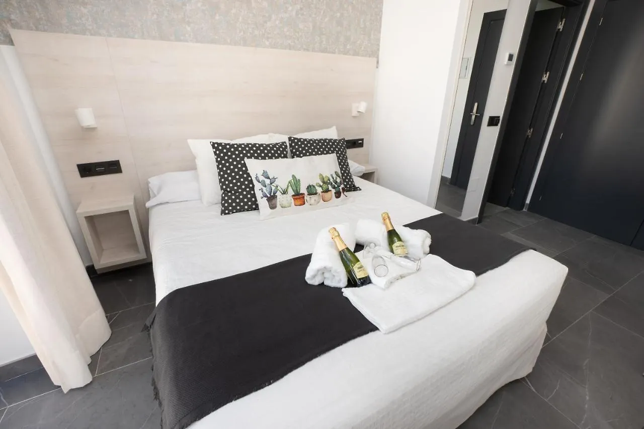 Nerja-Centro-Jacuzzi- Mirador De La Ermita- Adults Recommended 호텔 0*, 네르하 스페인